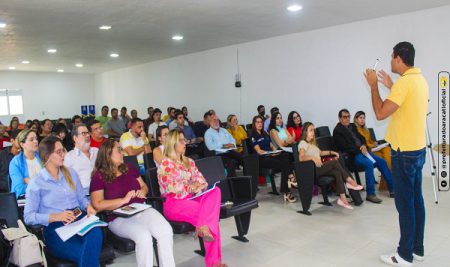 Servidores e Gestores do Aracati participam de curso sobre nova lei de licitações e contratos