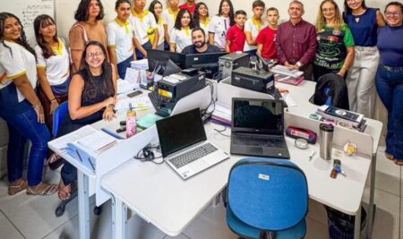 ALUNOS DA ESCOLA DE ENSINO FUNDAMENTAL JOSÉ BEZERRA FILHO PARTICIPAM DE VISITA EDUCATIVA SECRETARIA DE FINANÇAS, À CGM E À SECRETARIA DE LICITAÇÃO E CONTRATOS ADMINISTRATIVOS